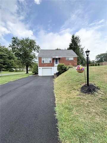 203 Holyoke Rd, Center Twp, PA 16001