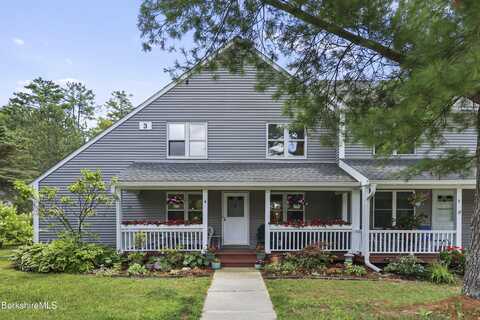 880 East St, Lee, MA 01238