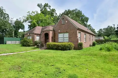 1300 W 28th Avenue, Pine Bluff, AR 71603