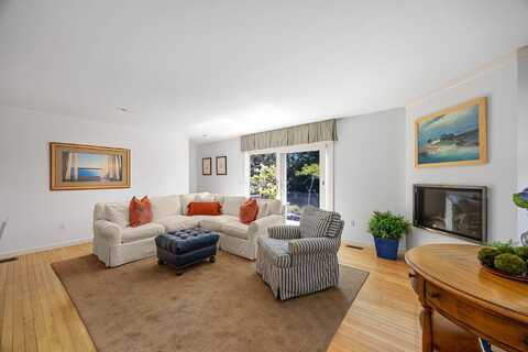 24 Captain Bertie's Way, Provincetown, MA 02657