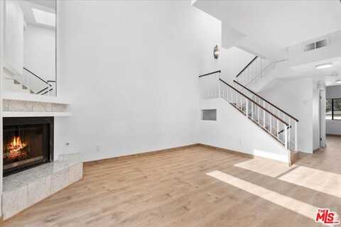 6323 Reseda Blvd, Tarzana, CA 91335