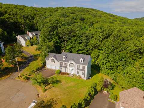 52 Quarry Lane, Hamden, CT 06518