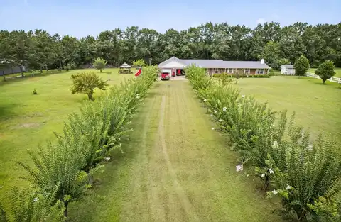 5589 Chalker Road, Molino, FL 32577