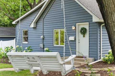 511 Aspen Street W, Stillwater, MN 55082