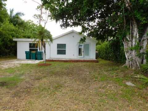 3203 Woodside Avenue, Naples, FL 34112