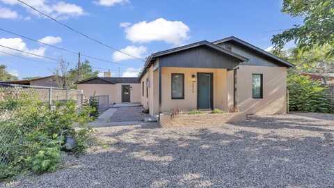 1630 BONAGUIDI Road SW, Albuquerque, NM 87105