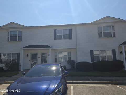 3949 Sterling Pointe Drive, Winterville, NC 28590