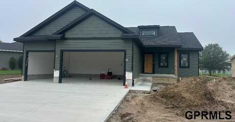 6664 Shadow Ridge Place, Columbus, NE 68601