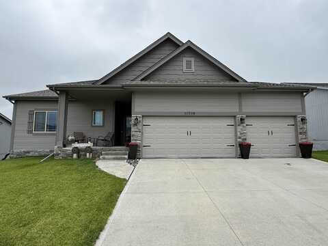 11719 S 113 Avenue, Papillion, NE 68046