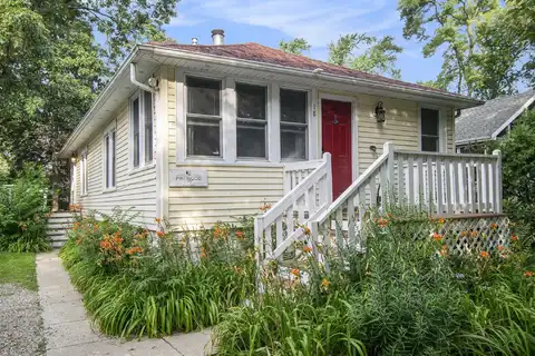 18 N Taylor Street, New Buffalo, MI 49117