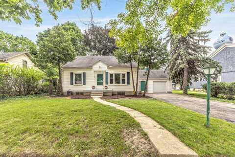 114 E Henry Street, Saline, MI 48176