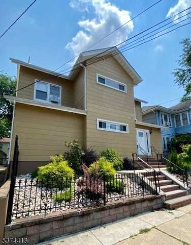 30 Chestnut Ave, Irvington, NJ 07111