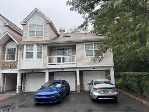64 Pasture Ct, Roxbury Township, NJ 07852