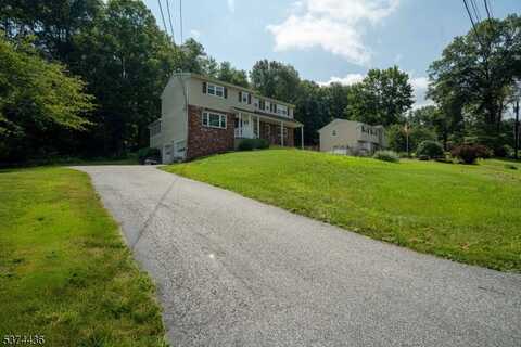 16 Hemlock Dr, Vernon, NJ 07462