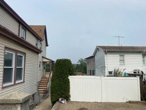 8 Willie St, Haledon, NJ 07508