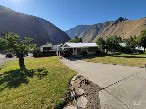 516 S Main Street, Riggins, ID 83549