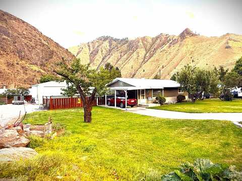 516 S Main Street, Riggins, ID 83549