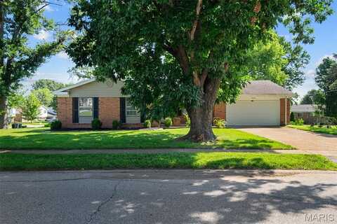 2050 Trotter Way, Florissant, MO 63033