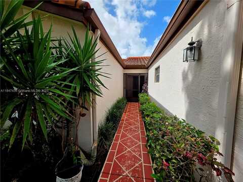 6220 Kings Gate Cir, Delray Beach, FL 33484
