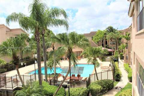 2926 S University Dr, Davie, FL 33328
