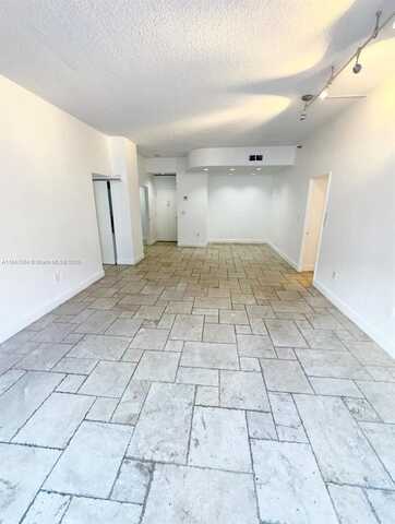 20505 E Country Club Dr, Aventura, FL 33180