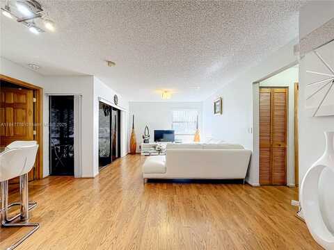 11533 NW 10th St, Pembroke Pines, FL 33026