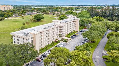 2651 S Course Dr, Pompano Beach, FL 33069