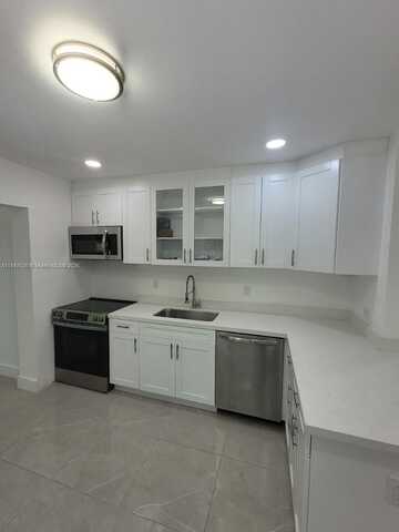 2823 Polk, Hollywood, FL 33020