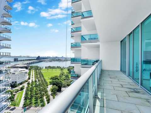 900 Biscayne Blvd, Miami, FL 33132