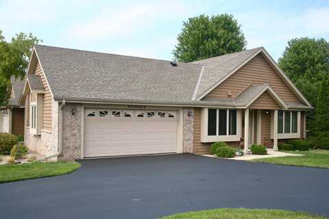 W242n2362 Deer Park DR UNIT B Dr, Pewaukee, WI 53072