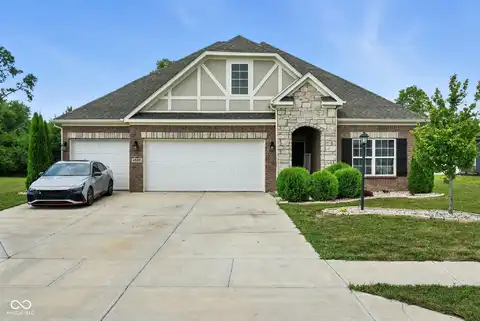 4582 W Lakeway Drive, New Palestine, IN 46163