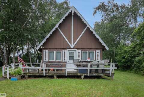 560 S Lakeshore, Port Sanilac, MI 48469