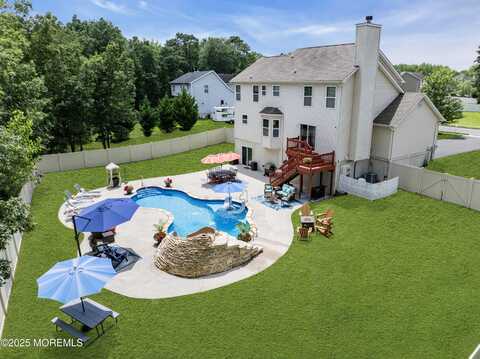 5 Maxim Court, Jackson, NJ 08527