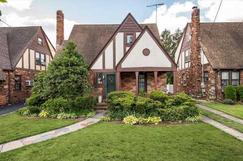 32 Marshall Avenue, Floral Park, NY 11001