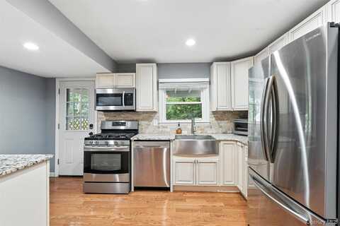 8 W Broadway, Nyack, NY 10960