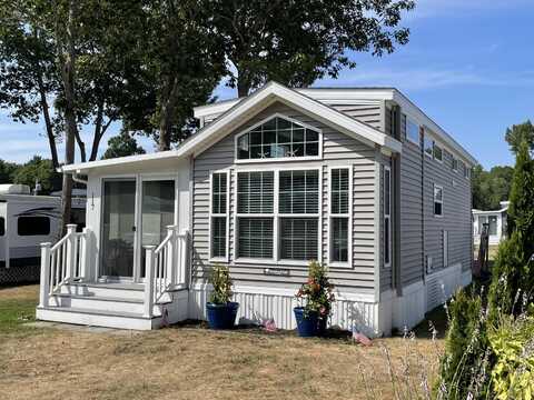 23 College Drive, Wells, ME 04090
