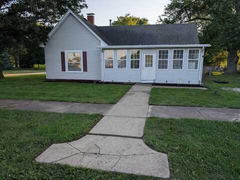 307 S Vine Street, Sadorus, IL 61872