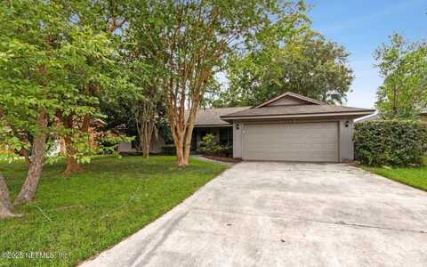 7252 HOLIDAY HILL Court, Jacksonville, FL 32216