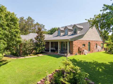 6796 Stone Valley Dr, Edmond, OK 73034