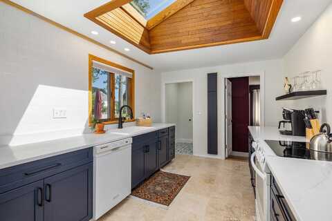 32 Hampshire Road, Portsmouth, NH 03801