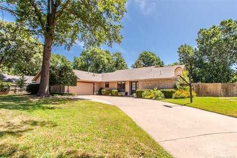 10717 S Richmond Place, Tulsa, OK 74137