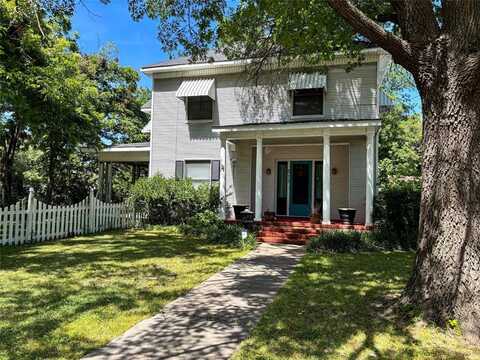 213 S Clements Street, Gainesville, TX 76240