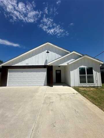 232 W Norway Street, Walnut Springs, TX 76690