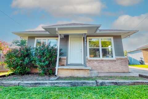 307 N Dallas Street, Pilot Point, TX 76258