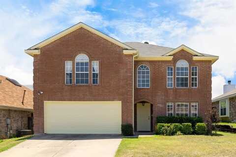 813 Silverbrook Drive, Saginaw, TX 76179