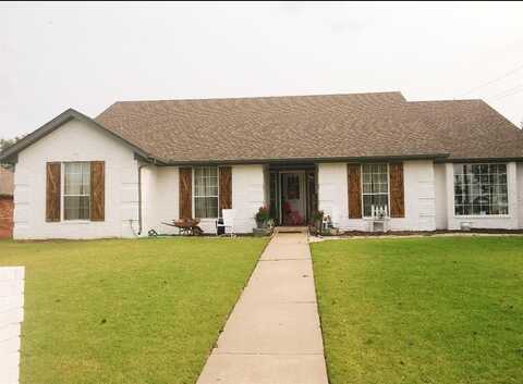 1301 Manchester Drive, Shawnee, OK 74804