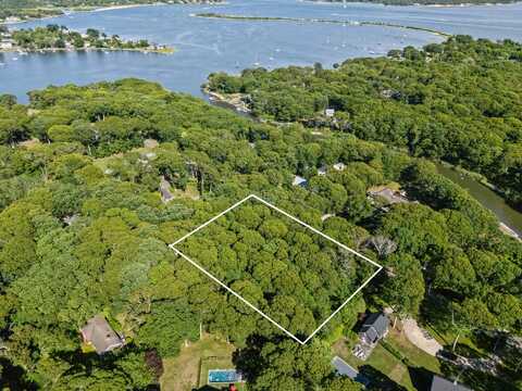 8 Wheeler Road, Shelter Island, NY 11964