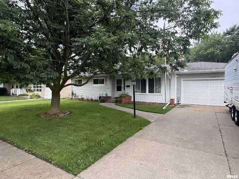 1026 N 13TH Street, Clinton, IA 52732