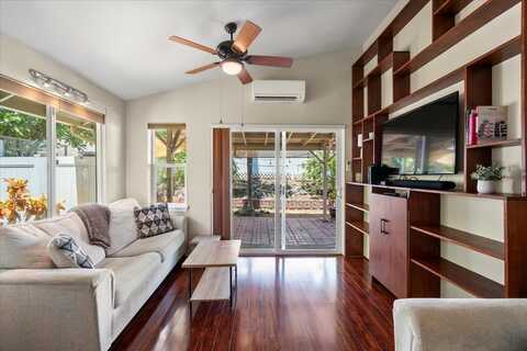 668 Meakanu Ln, Wailuku, HI 96793