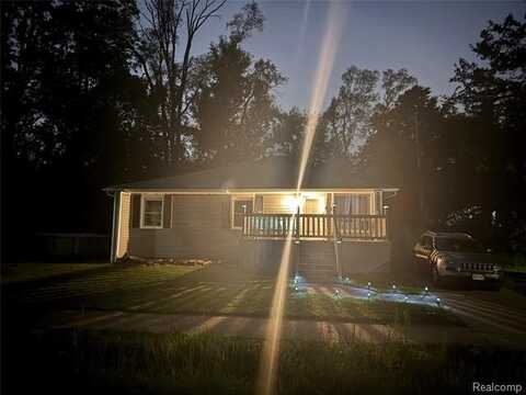 15571 Fenton, Redford, MI 48239